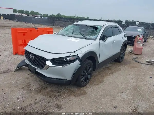 3MVDMBBM8SM758264 2025 MAZDA CX-30 - Image 2