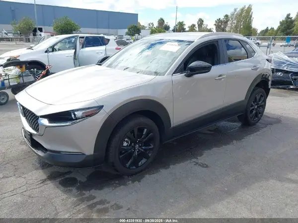 3MVDMBBM9RM663240 2024 MAZDA CX-30 - Image 2