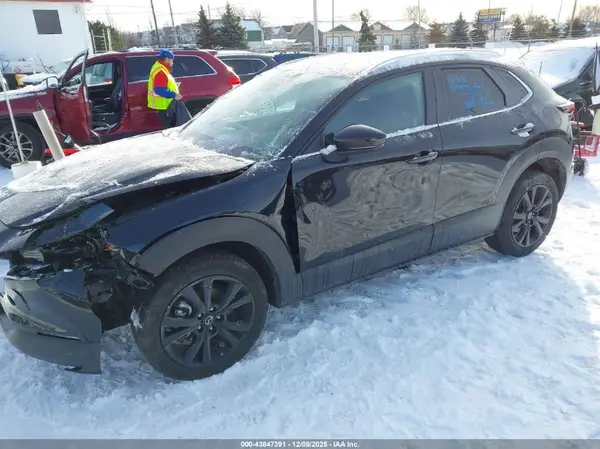3MVDMBBM9RM700724 2024 MAZDA CX-30 - Image 2