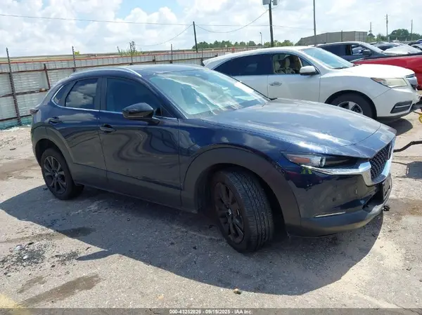 3MVDMBBM9SM830704 2025 MAZDA CX-30 - Image 1