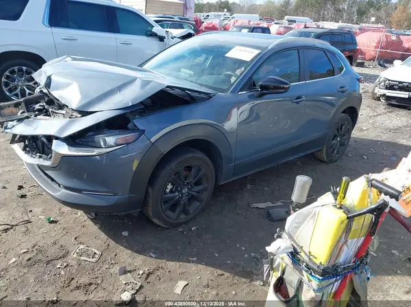 3MVDMBCL6NM421389 2022 MAZDA CX-30 - Image 2