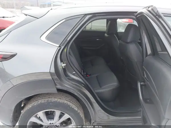 3MVDMBCM1RM646964 2024 MAZDA CX-30 - Image 8