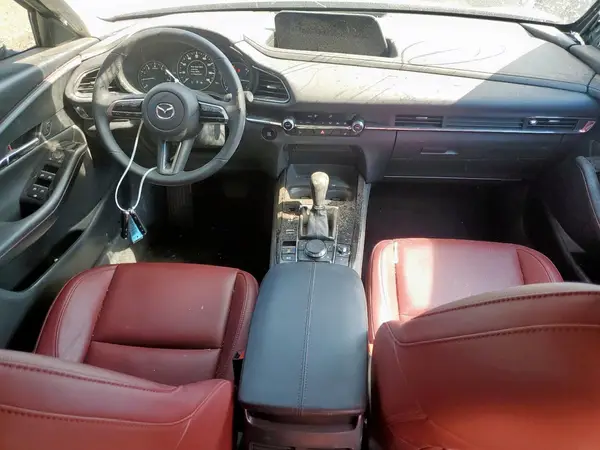 3MVDMBCM1SM786275 2025 MAZDA CX-30 - Image 8