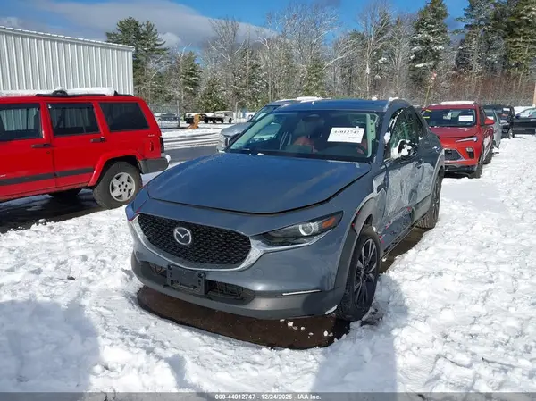 3MVDMBCM1SM827648 2025 MAZDA CX-30 - Image 2