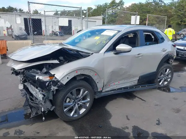 3MVDMBCM3RM684843 2024 MAZDA CX-30 - Image 2