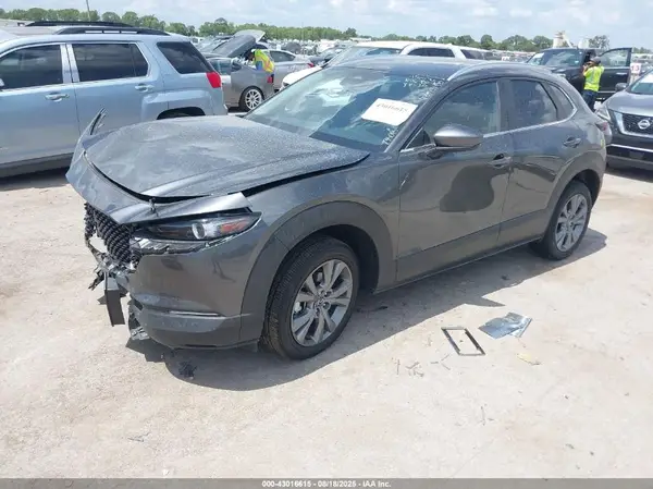 3MVDMBCM3SM833015 2025 MAZDA CX-30 - Image 2
