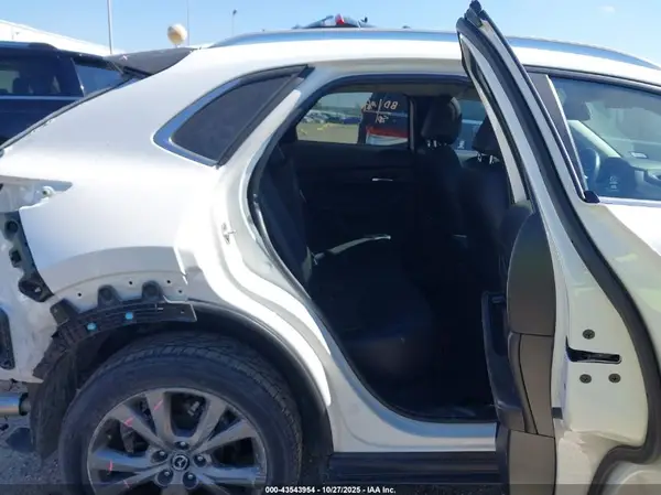 3MVDMBCM4SM756008 2025 MAZDA CX-30 - Image 8