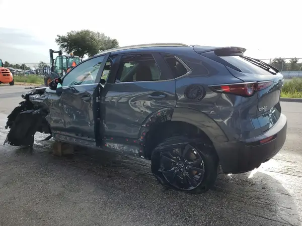 3MVDMBCM6SM758536 2025 MAZDA CX-30 - Image 2