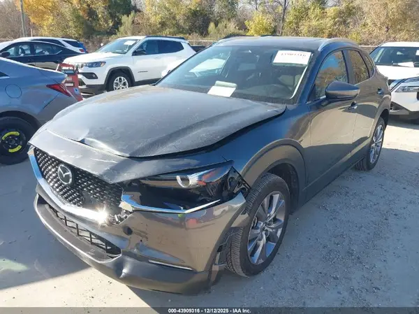 3MVDMBCM7SM752759 2025 MAZDA CX-30 - Image 2