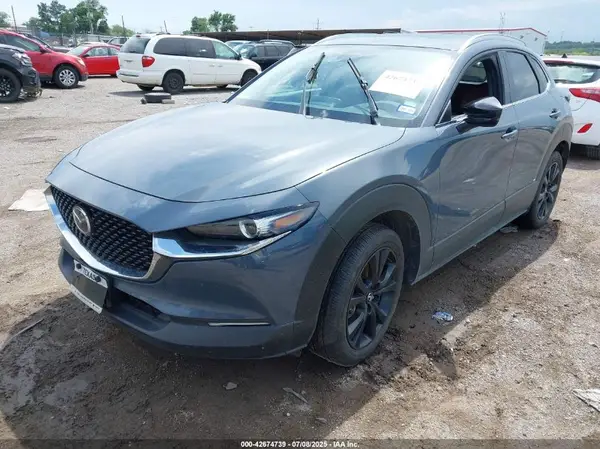 3MVDMBCM8SM752785 2025 MAZDA CX-30 - Image 2