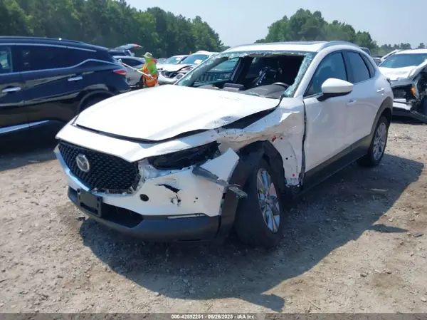 3MVDMBCMXRM648888 2024 MAZDA CX-30 - Image 2