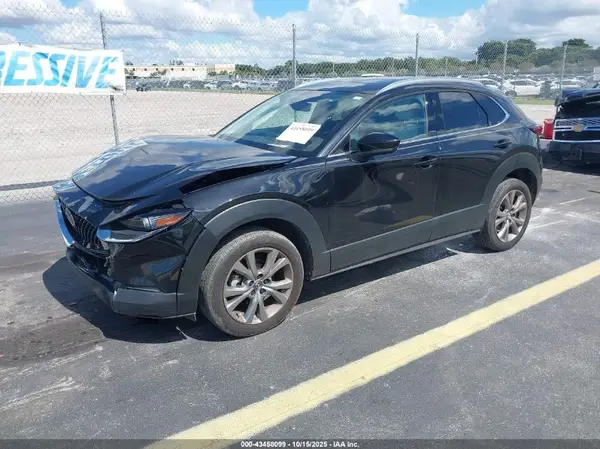 3MVDMBDM1RM623618 2024 MAZDA CX-30 - Image 2