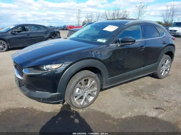 3MVDMBDM5SM773575 2025 MAZDA CX-30 - Image 2