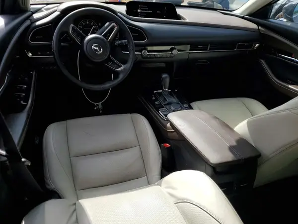 3MVDMBDM5SM776735 2025 MAZDA CX-30 - Image 8