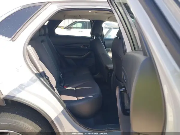 3MVDMBDM5SM844306 2025 MAZDA CX-30 - Image 8