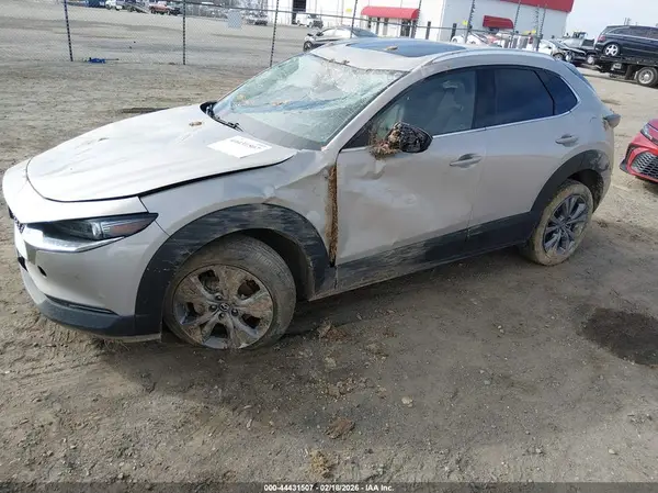 3MVDMBDM8RM663923 2024 MAZDA CX-30 - Image 2