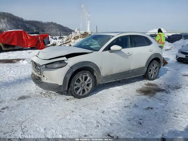 3MVDMBDM8SM769908 2025 MAZDA CX-30 - Image 2
