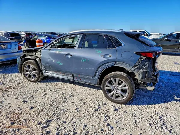 3MVDMBEM2LM134179 2020 MAZDA CX-30 - Image 2