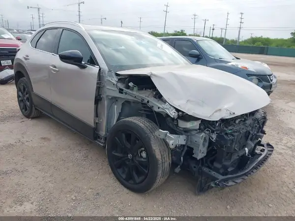 3MVDMBEY3NM437459 2022 MAZDA CX-30 - Image 1