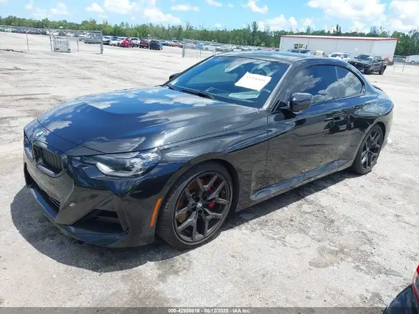 3MW23CM01S8F21293 2025 BMW 2ER - Image 2