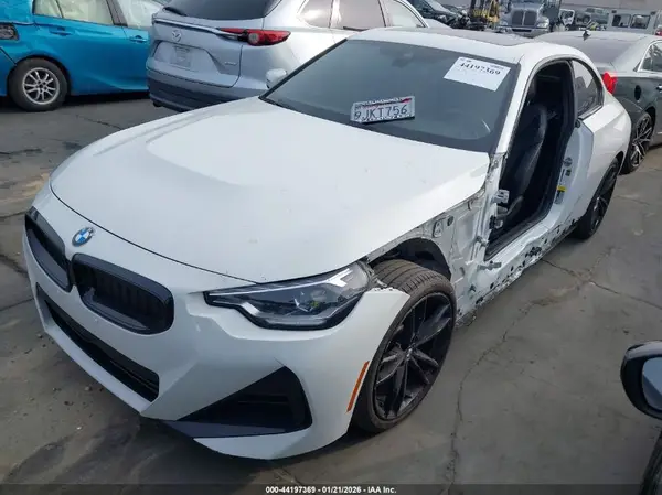 3MW23CM08R8D82810 2024 BMW 2ER - Image 2