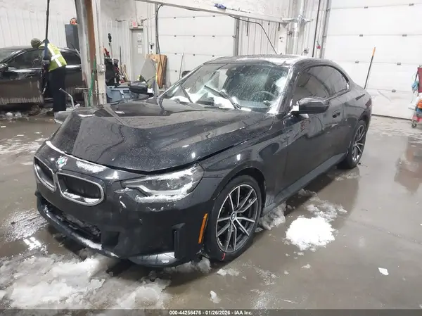 3MW33CM04R8D87362 2024 BMW 2ER - Image 2