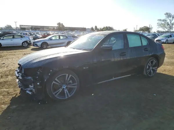 3MW39FF01P8D02035 2023 BMW 3ER - Image 1