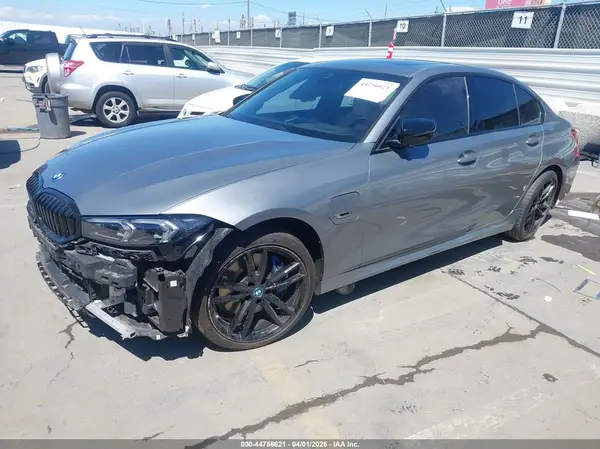 3MW39FF01P8D07364 2023 BMW 3ER - Image 2