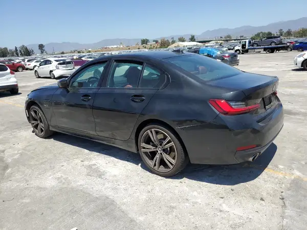 3MW39FF03P8C93385 2023 BMW 3ER - Image 2