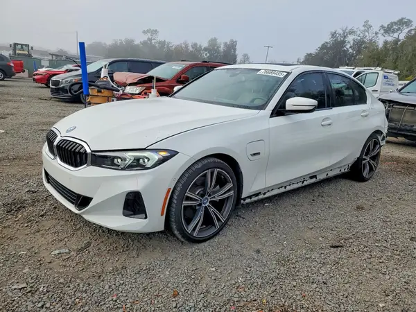 3MW39FF03P8D16163 2023 BMW 3ER - Image 1