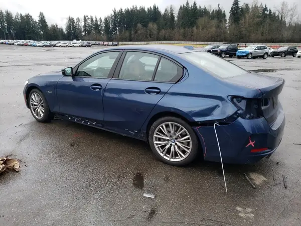 3MW39FF07P8C85368 2023 BMW 3ER - Image 2