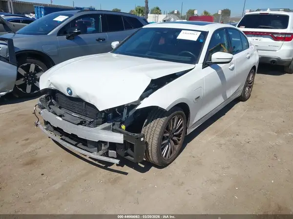 3MW39FF08P8C88764 2023 BMW 3ER - Image 2
