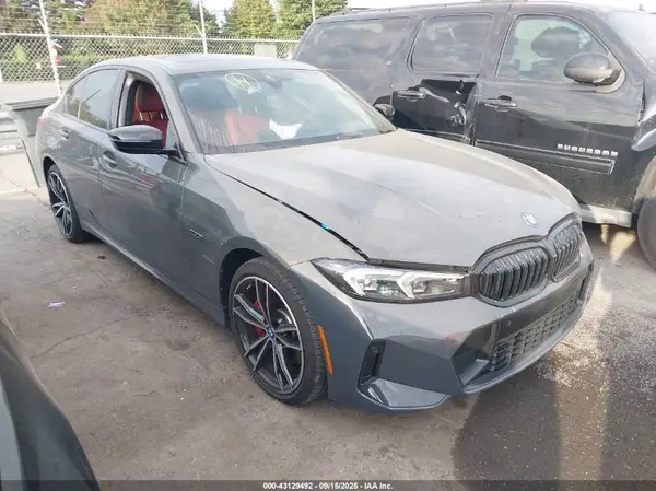 3MW39FF09P8C97635 2023 BMW 3ER - Image 1