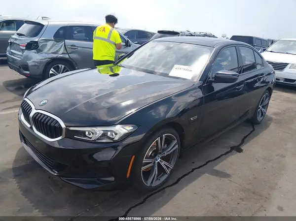 3MW39FF09P8D05894 2023 BMW 3ER - Image 2