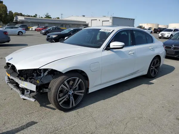 3MW39FF09R8E85221 2024 BMW 3ER - Image 1