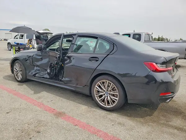 3MW39FF0XP8C79841 2023 BMW 3ER - Image 2