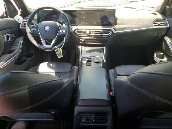 3MW39FF0XP8C79841 2023 BMW 3ER - Image 8