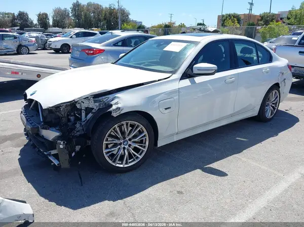 3MW39FF0XP8D02292 2023 BMW 3ER - Image 2