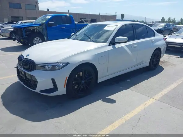 3MW39FF0XP8D20775 2023 BMW 3ER - Image 2