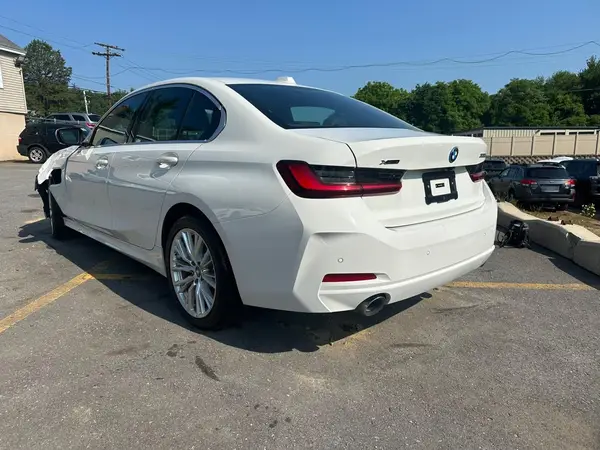3MW39FS01R8D95258 2024 BMW 3ER - Image 2