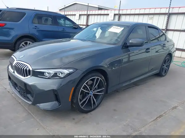 3MW39FS05P8D38378 2023 BMW 3ER - Image 2