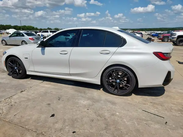 3MW39FS06P8D01761 2023 BMW 3ER - Image 2