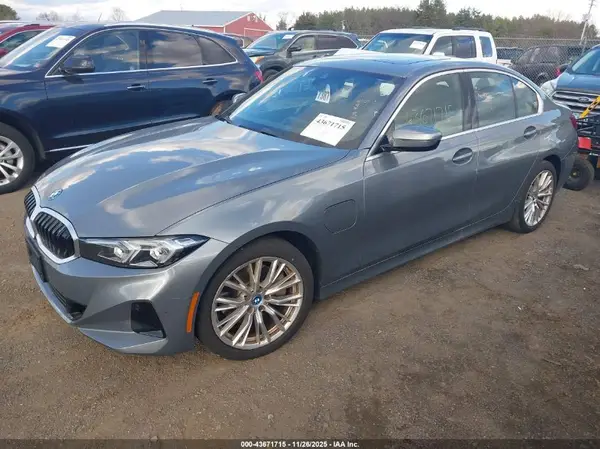 3MW39FS06R8E70598 2024 BMW 3ER - Image 2