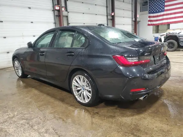 3MW39FS08P8C88897 2023 BMW 3ER - Image 2