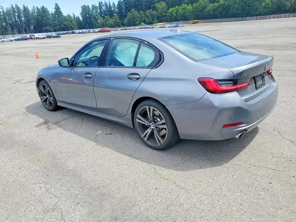 3MW39FS0XP8C92403 2023 BMW 3ER - Image 2