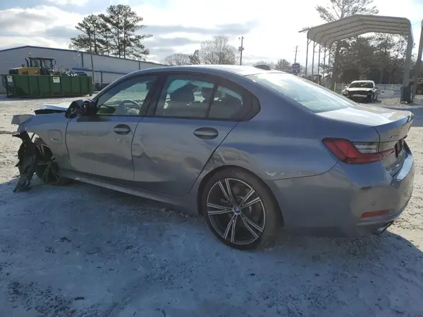 3MW39FS0XP8D01410 2023 BMW 3ER - Image 2