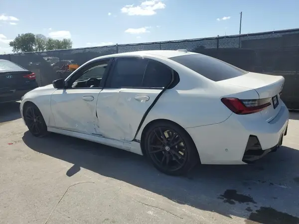3MW49FS06P8D13770 2023 BMW M3 - Image 2