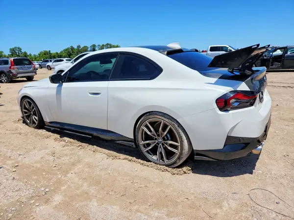 3MW53CM08N8C38780 2022 BMW M2 - Image 2