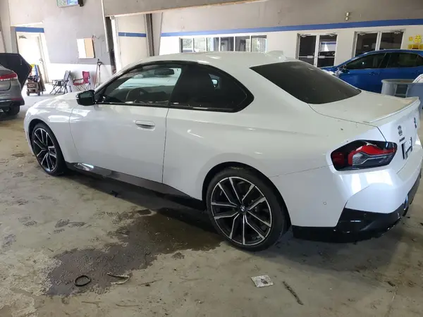 3MW53CM08N8C55028 2022 BMW M2 - Image 2