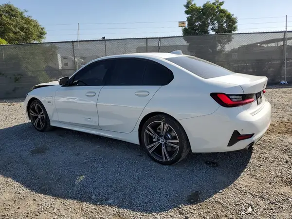 3MW5P7J02N8C28665 2022 BMW 3ER - Image 2